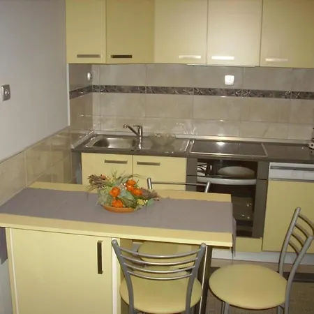 Fuer 2 Persmit Balkon Apartment