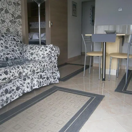 Fuer 2 Persmit Balkon Novi Vinodolski