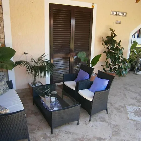 Apartment Fuer 2 Persmit Balkon Novi Vinodolski