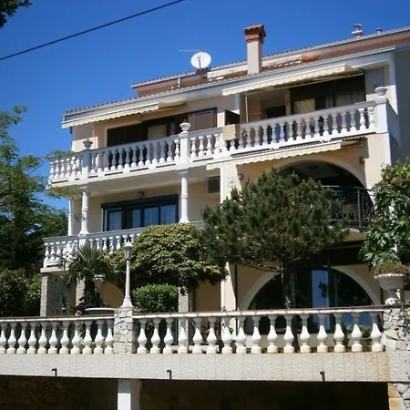 Fuer 2 Persmit Balkon Novi Vinodolski