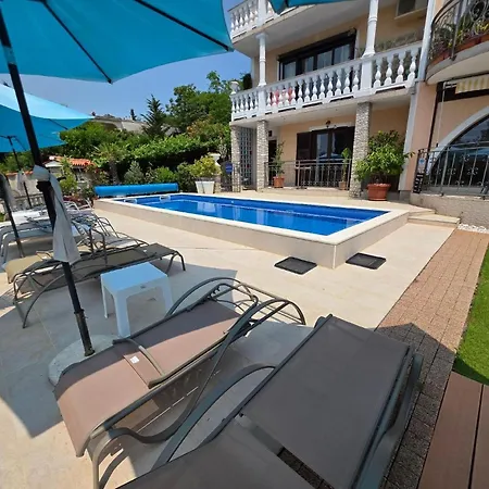 Apartamento Fuer 2 Persmit Balkon Novi Vinodolski