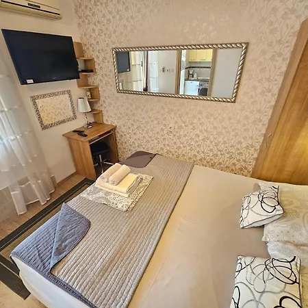 Fuer 2 Persmit Balkon Novi Vinodolski