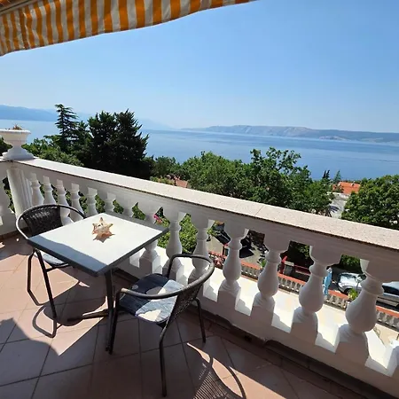 Apartamento Fuer 2 Persmit Balkon Novi Vinodolski