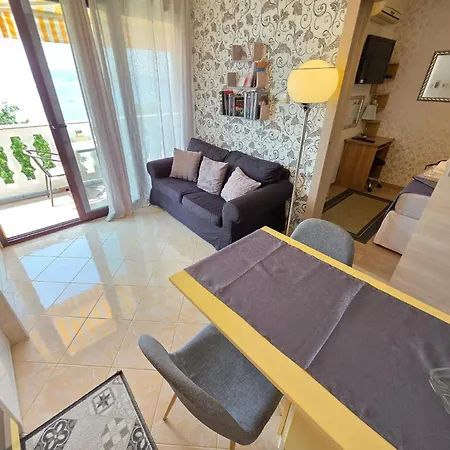 Apartamento Fuer 2 Persmit Balkon *